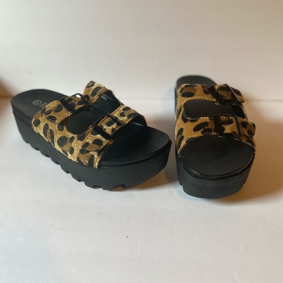 Rouge Leopard Platform Slides - Picture 2 of 6
